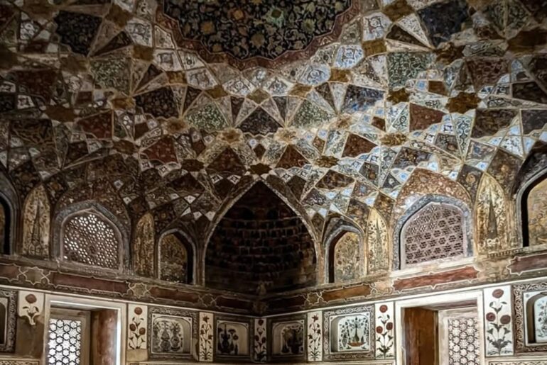Taj Mahal Inside