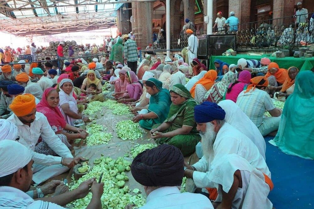 Volunteers at Golden Temple