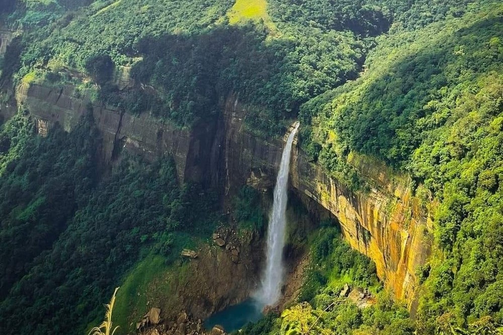 Noh Ka Likai Falls