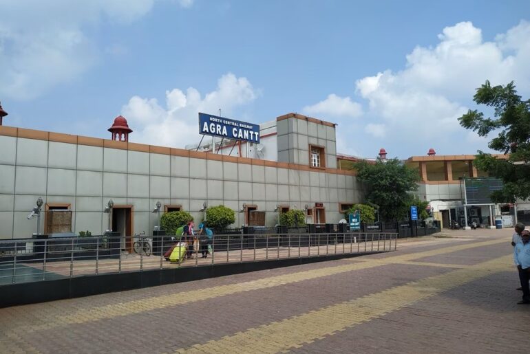 Agra Cantt Railway Station to Taj Mahal Distance