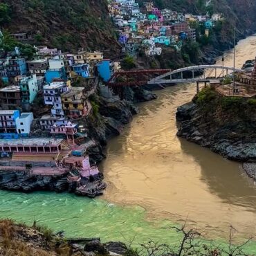 Best Day Trip from Rishikesh: Exploring Devprayag and Vashistha Cave