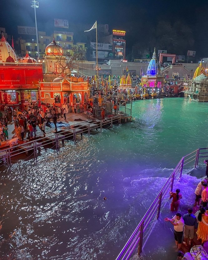 Haridwar temple and heritage walking tour near the Ganga river
