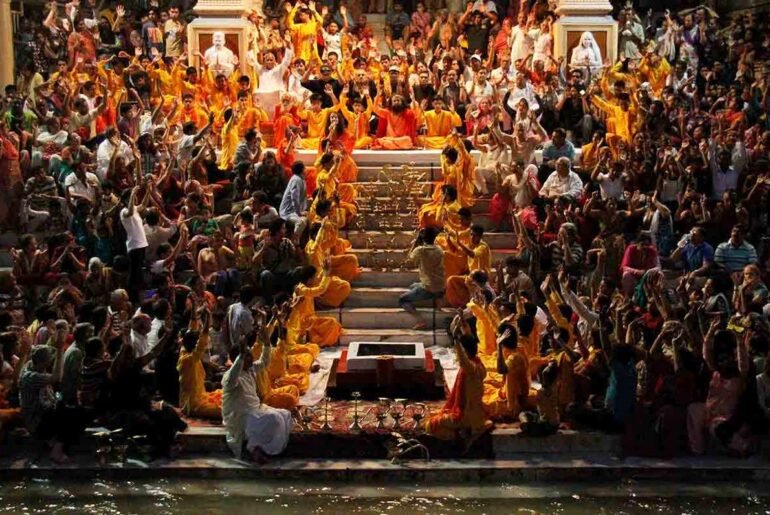 Ganga Aarti ceremony at Parmarth Niketan Ashram